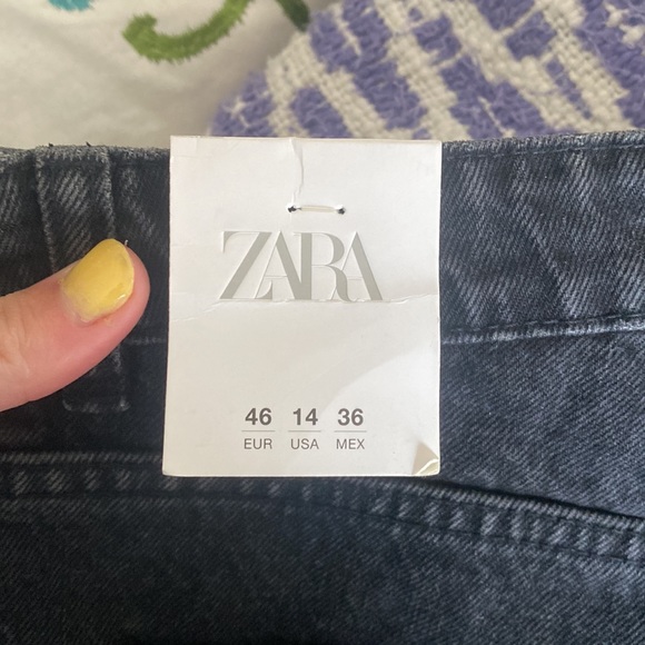 Zara Black Jean Shorts Size US 14 - Picture 3 of 4